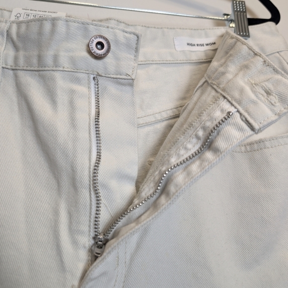 Cotton On Whitehaven Rip Raw Hem Distressed High Rise Mom Denim Shorts Size 12 - Picture 4 of 9